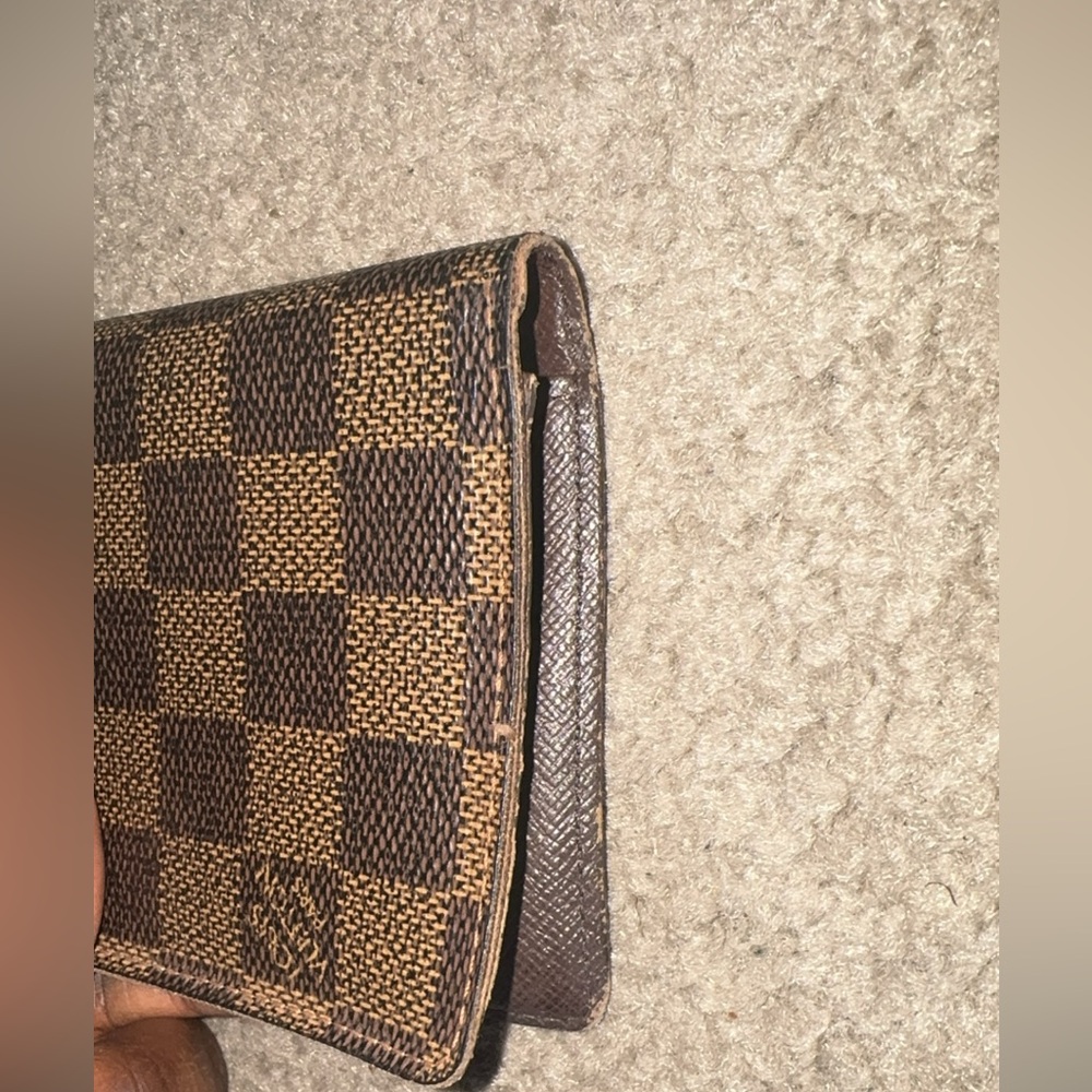 Authentic Louis Vuitton - Picture 2 of 4
